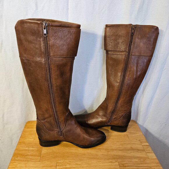 Women's boots by Arturo Chiang.  -- ITEM #1939 - Picture 1 of 8